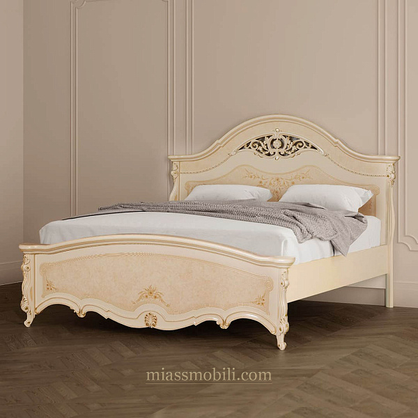 Кровать двойная с ножной спинкой